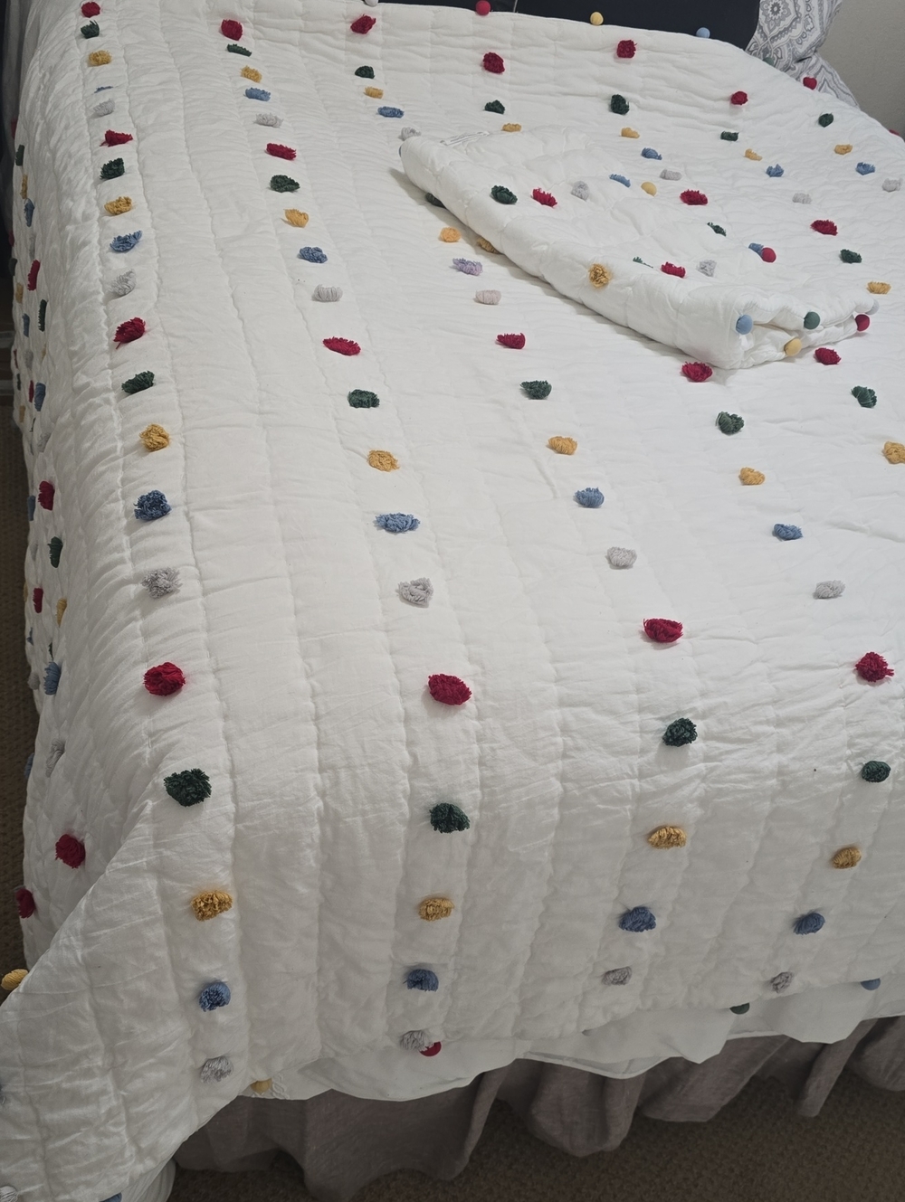 Pottery Barn Kids White Quilted Coverlet And Pillow Case Multicolor Pom-Pom Dots